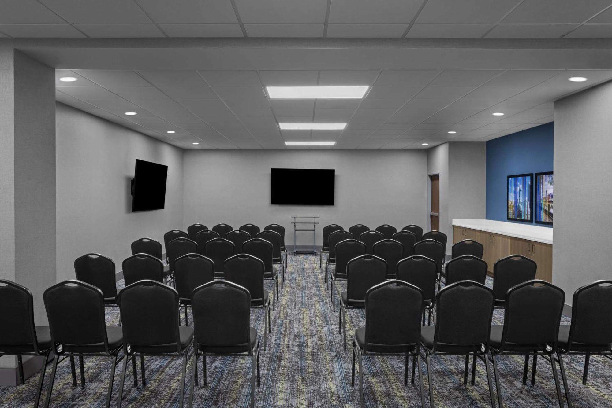 Hampton Inn Cleveland-Downtown Bagian luar foto