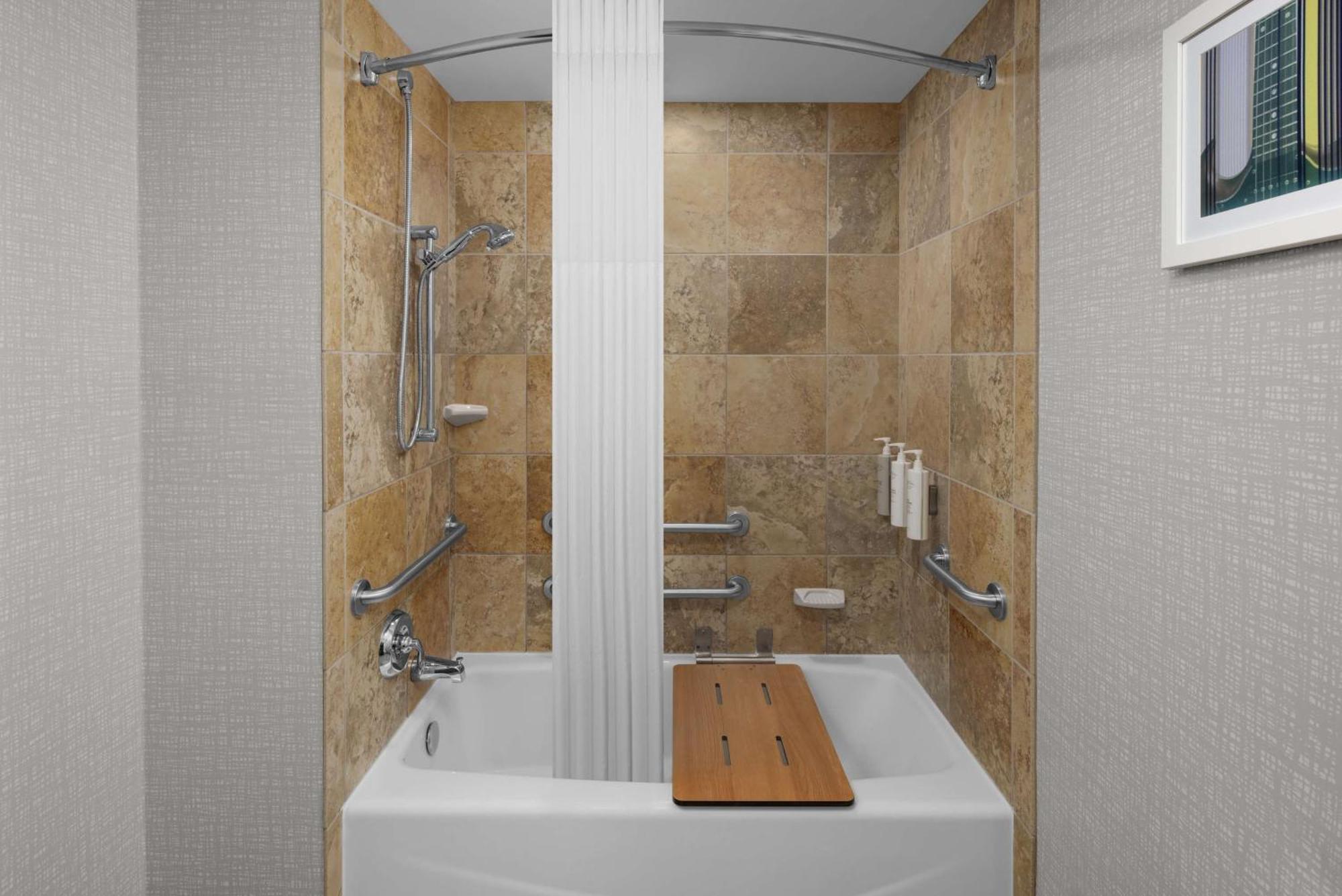 Hampton Inn Cleveland-Downtown Bagian luar foto