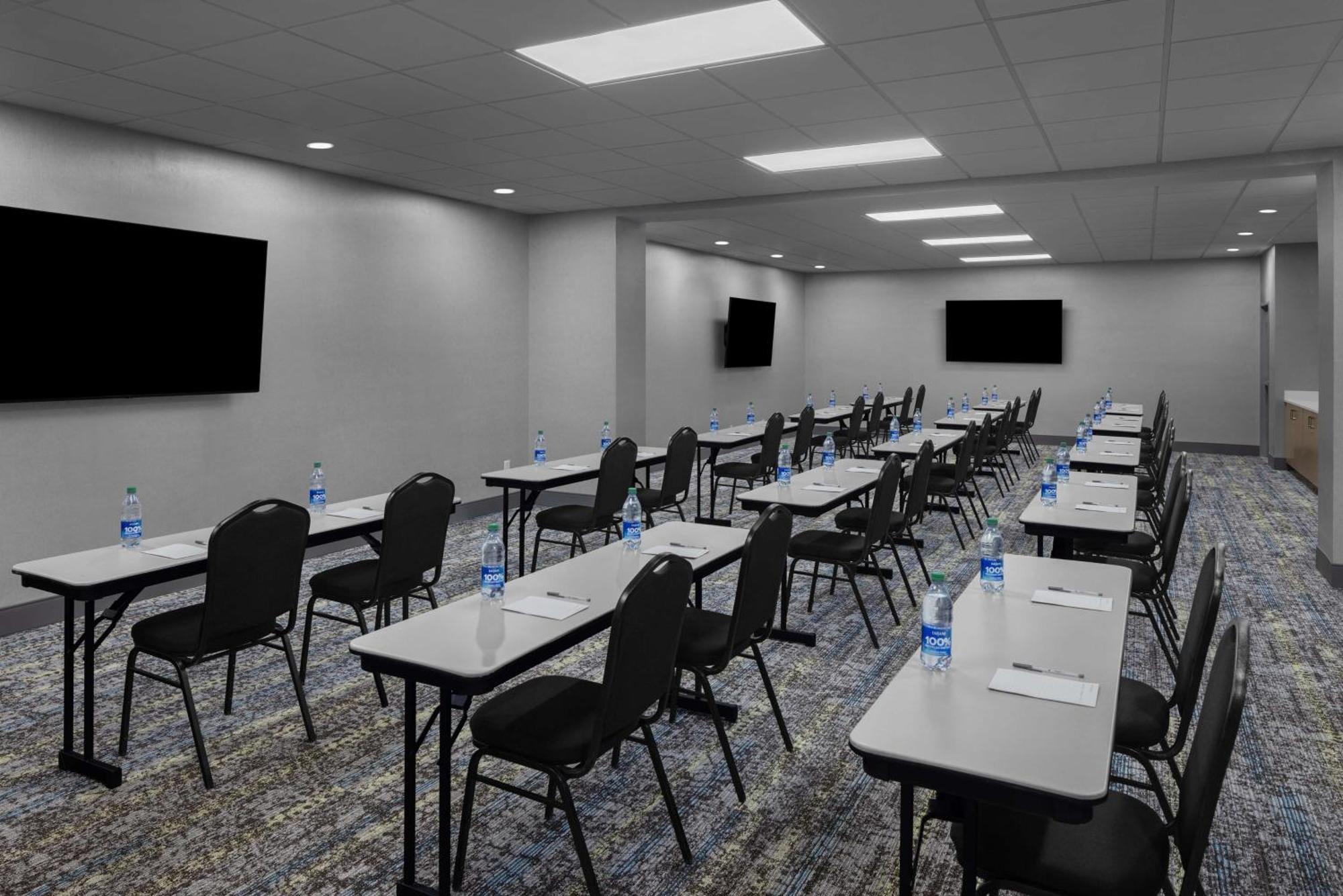 Hampton Inn Cleveland-Downtown Bagian luar foto