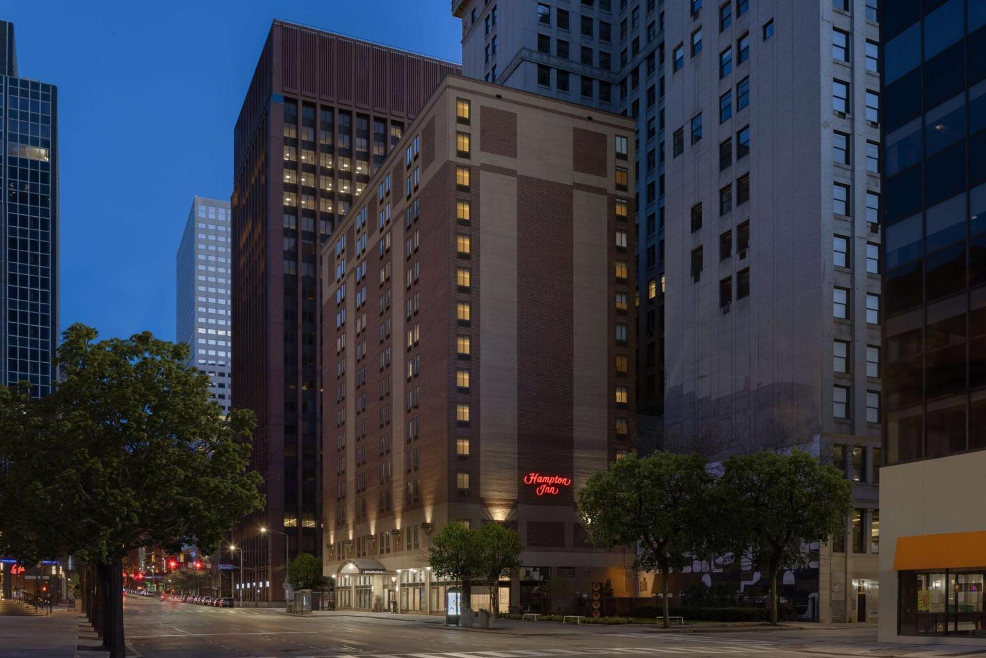 Hampton Inn Cleveland-Downtown Bagian luar foto