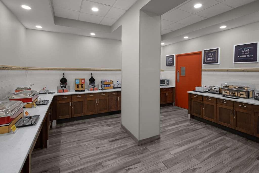 Hampton Inn Cleveland-Downtown Restoran foto