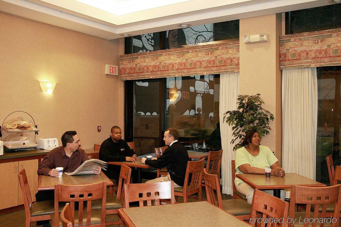 Hampton Inn Cleveland-Downtown Restoran foto