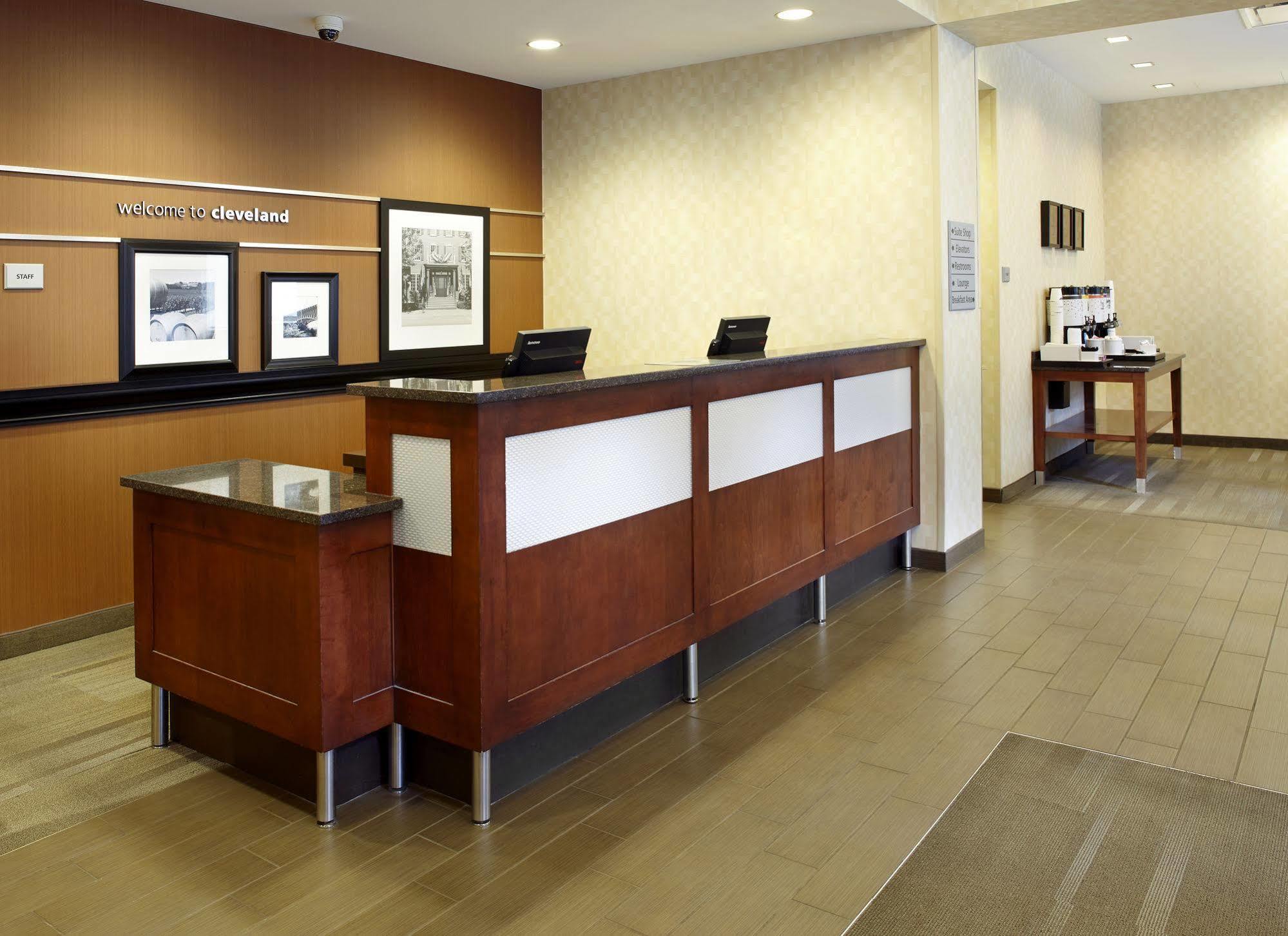 Hampton Inn Cleveland-Downtown Bagian luar foto